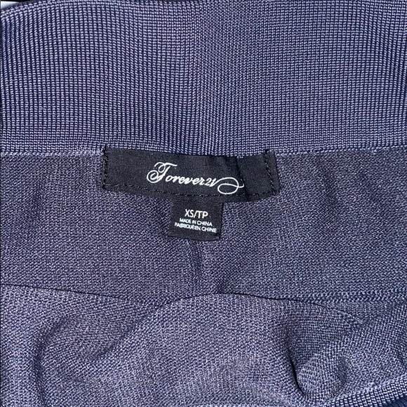 🌸EUC Dark grey pencil skirt - Picture 2 of 3